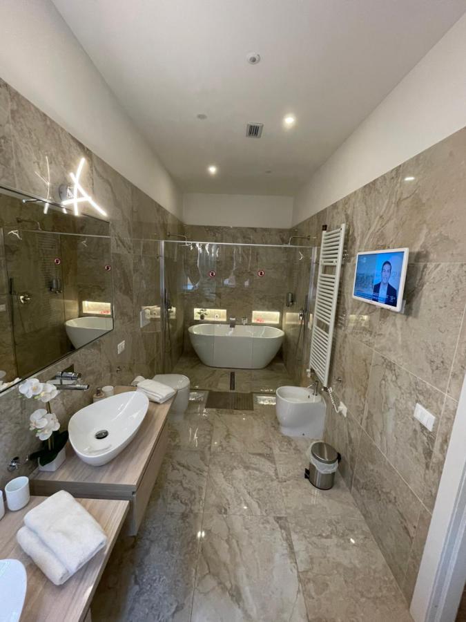 Luxury 3 Al Duomo Di Parma Apartamento Exterior foto