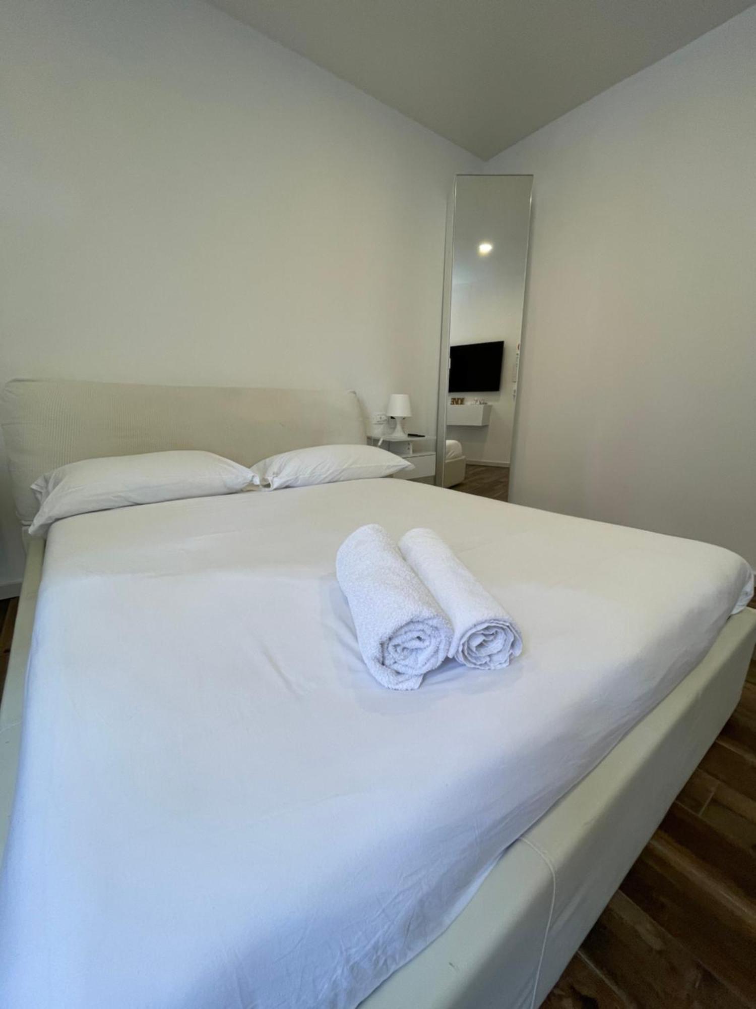 Luxury 3 Al Duomo Di Parma Apartamento Exterior foto